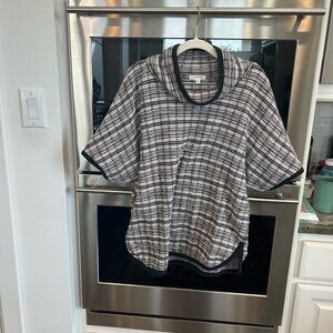 Max Studio knit Blouse size XL has wear piling snags